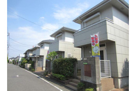 ブリージングタウン百草園の外観
