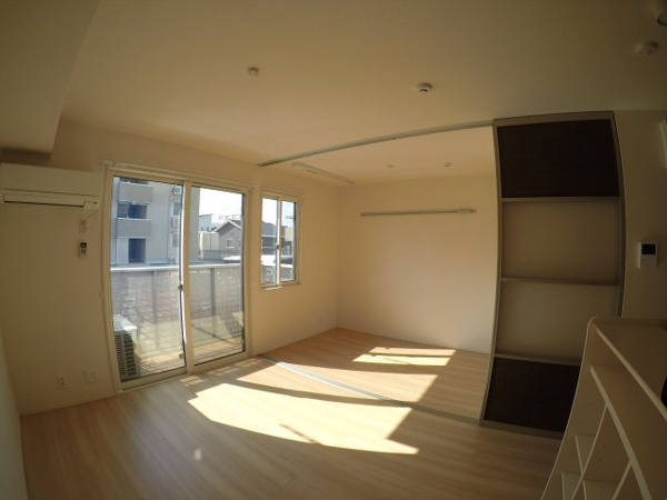 【プレミアム九番館の居間】