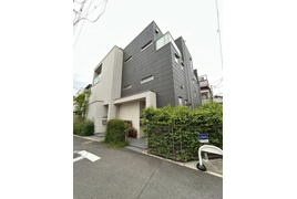 Ｔｒｅｓ　Ｃａｓａｓの外観