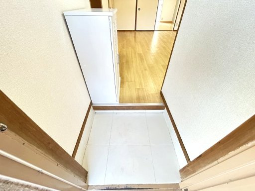 【氏永ハイツの玄関】