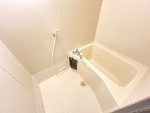 【氏永ハイツの浴室】