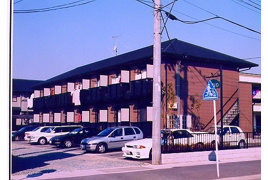 松阪市泉町のアパートの外観
