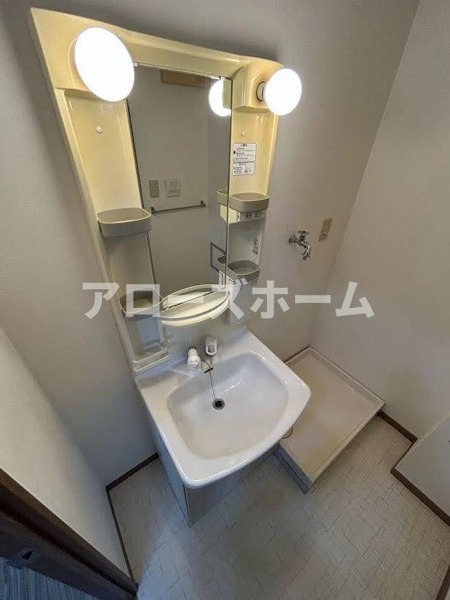 神戸市西区小山のマンションの洗面所