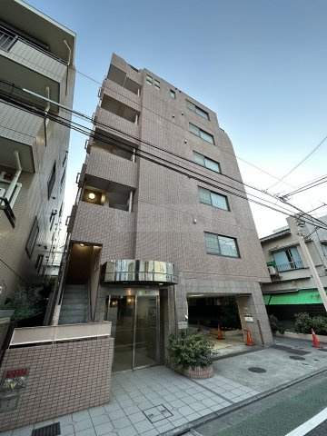 文京区水道のマンションの外観