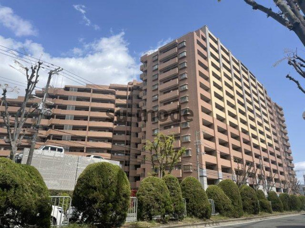 ライオンズガーデン千里丘の外観