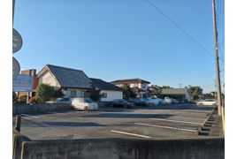 野崎(春)駐車場の外観