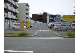 大阪市東淀川区西淡路の駐車場の外観