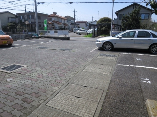 グリーンハイムの駐車場