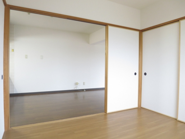 グリーンハイムの洋室