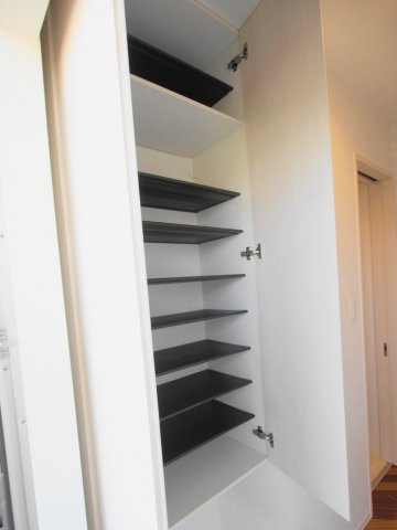 【Le Rivage大町東の玄関】