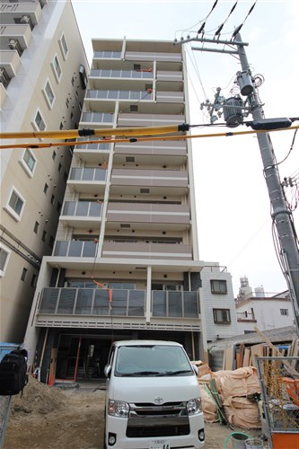 セオリー大阪リバークロスの外観