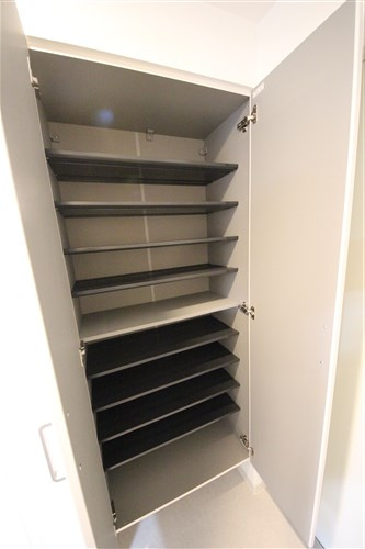 セオリー大阪リバークロスの収納