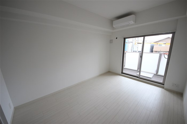 セオリー大阪リバークロスの洋室