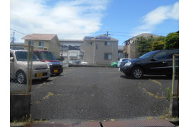 柴原町4丁目前花駐車場の外観