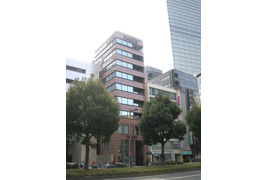 大一名駅ビルの外観