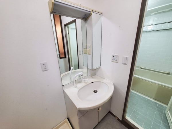 プレジアトウヨウの独立洗面台