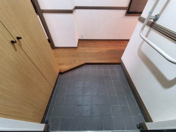 プレジアトウヨウの玄関