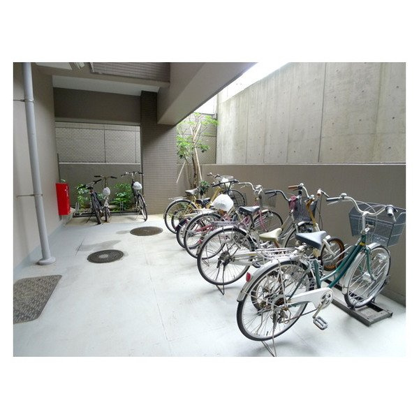 プレジアトウヨウの駐車場