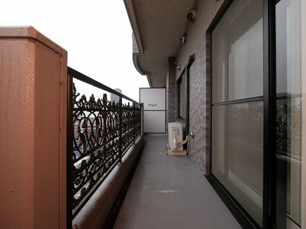 ティアラ資生館のバルコニー