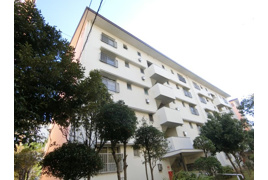 鶴山台第二住宅17号棟の外観