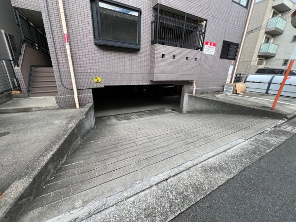 カーサ・ヌーヴォ三国丘の駐車場