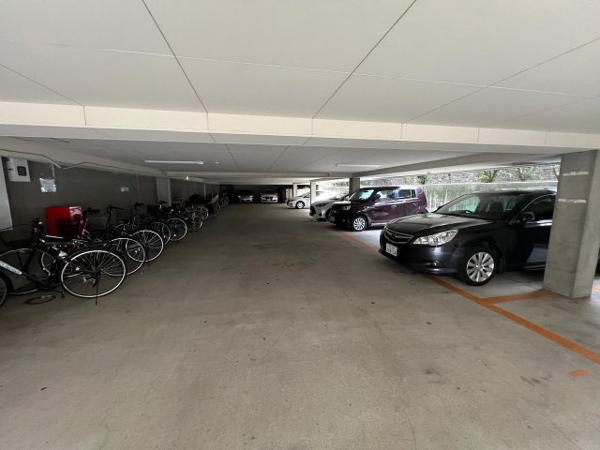 カーサ・ヌーヴォ三国丘の駐車場