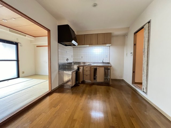 カーサ・ヌーヴォ三国丘の居間