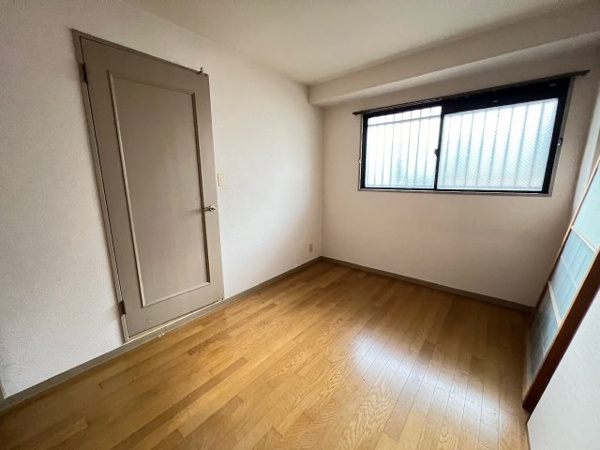 カーサ・ヌーヴォ三国丘の洋室