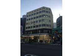 フサカビルの外観