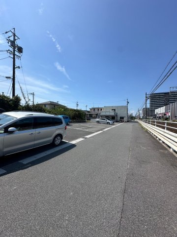 アベニュー長嶋の駐車場