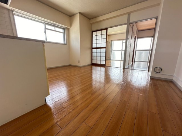 アベニュー長嶋の居間