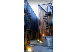 From 1st ROPPONGI　デザイナーズレジデンスの外観