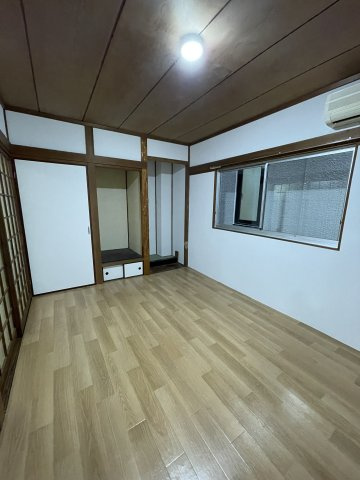 本庄ハイツの居間