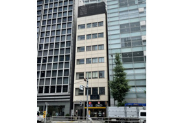 平和会館ビルの外観