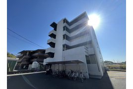 SAINT-HURSTの外観