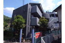 生駒市辻町のマンションの外観