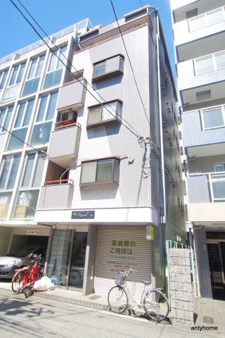 ラリッシュの外観