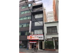 紅雪神田錦町ビルの外観