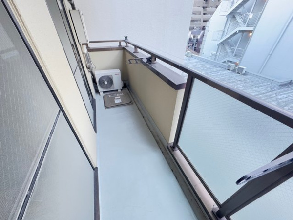 グローリー元町のバルコニー