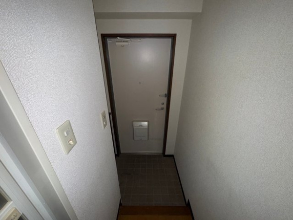 グローリー元町の玄関