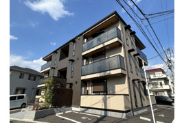 プレミア尾長西 A棟の外観