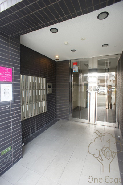 プランドール中津のエントランス