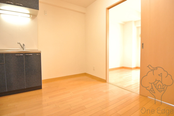 プランドール中津の居間