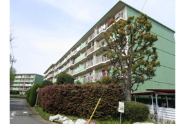 三芳団地1号棟の外観