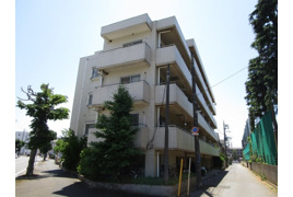 ソレイユ轟駐車場の外観