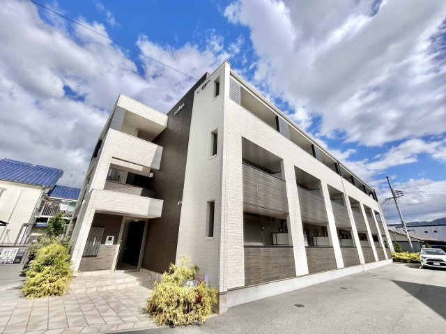 大手業者様の築浅物件に空室が出ました！生活の利便性抜群！！！同棲、一人暮らしをお考えの方にオススメの物件！『ドミソレイユⅡ』