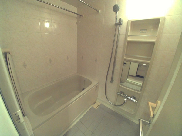 アールヴェール文京白山の浴室