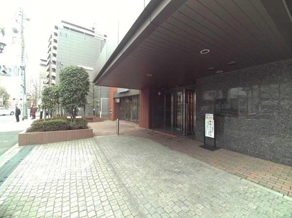 アールヴェール文京白山のエントランス