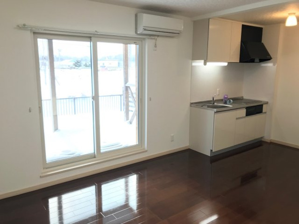 【ガーデンコート森の幹の居間】