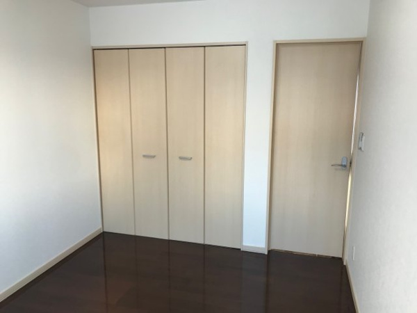 【ガーデンコート森の幹の収納】